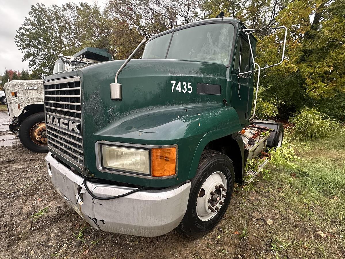 Used 2000 MACK CH612