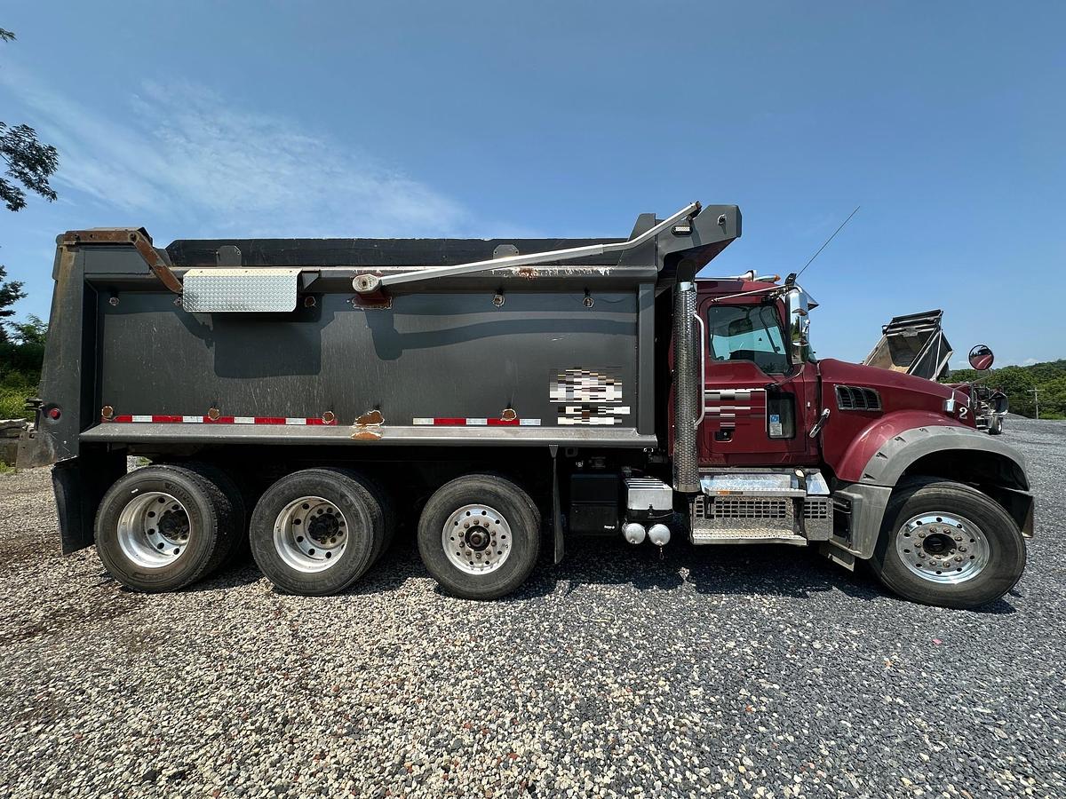 Used 2019 MACK Granite GR64F