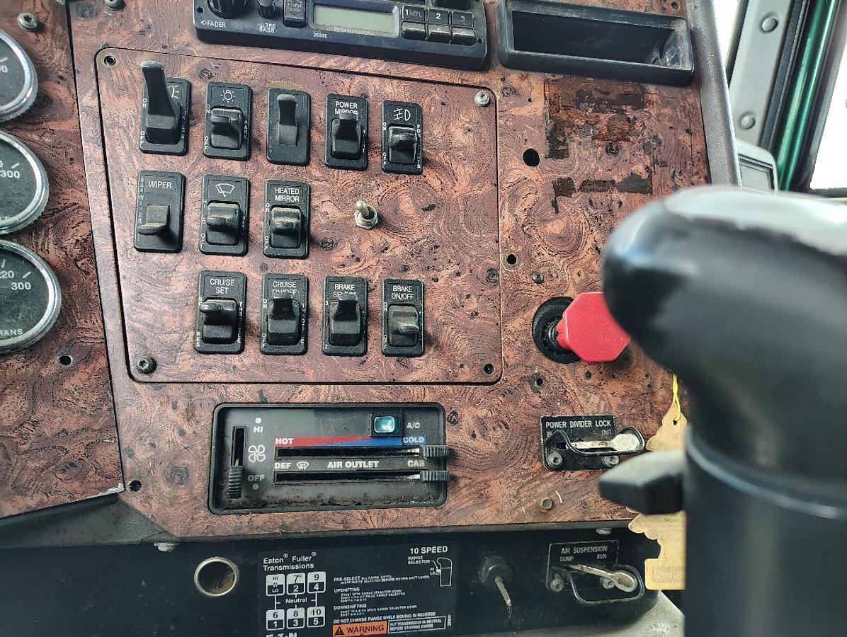 Used 2000 INTERNATIONAL 9900 Eagle