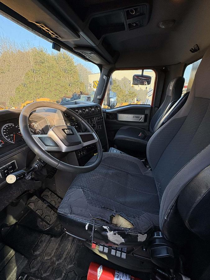 Used 2014 CATERPILLAR CT660S