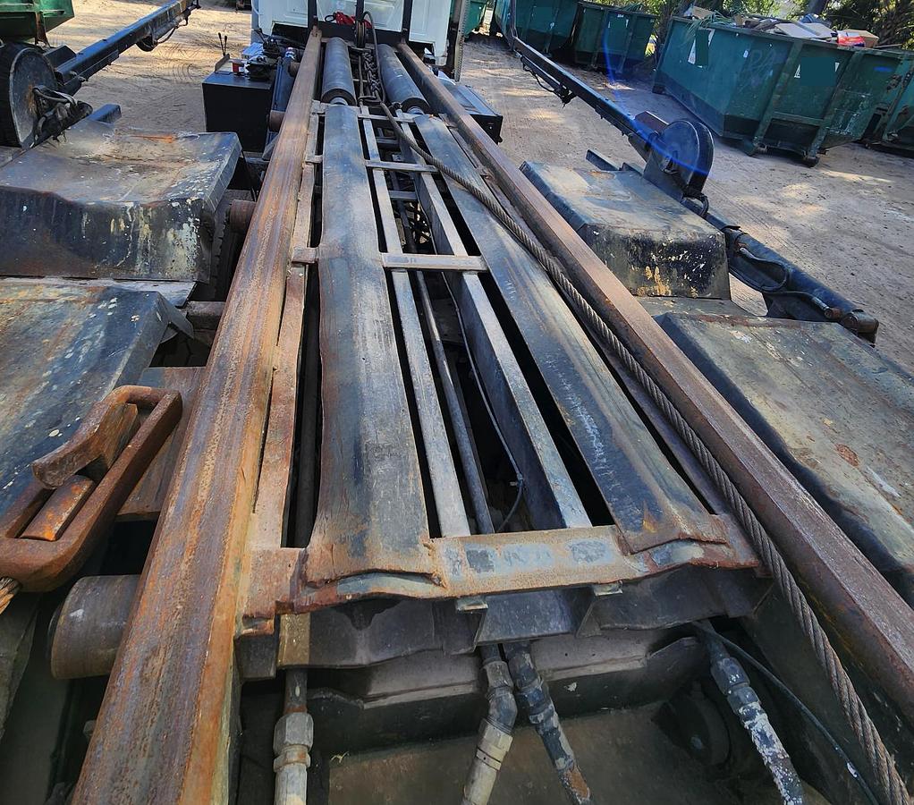 Used 2016 MACK GU713 Granite