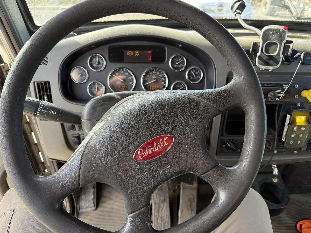 Used 2016 PETERBILT 348