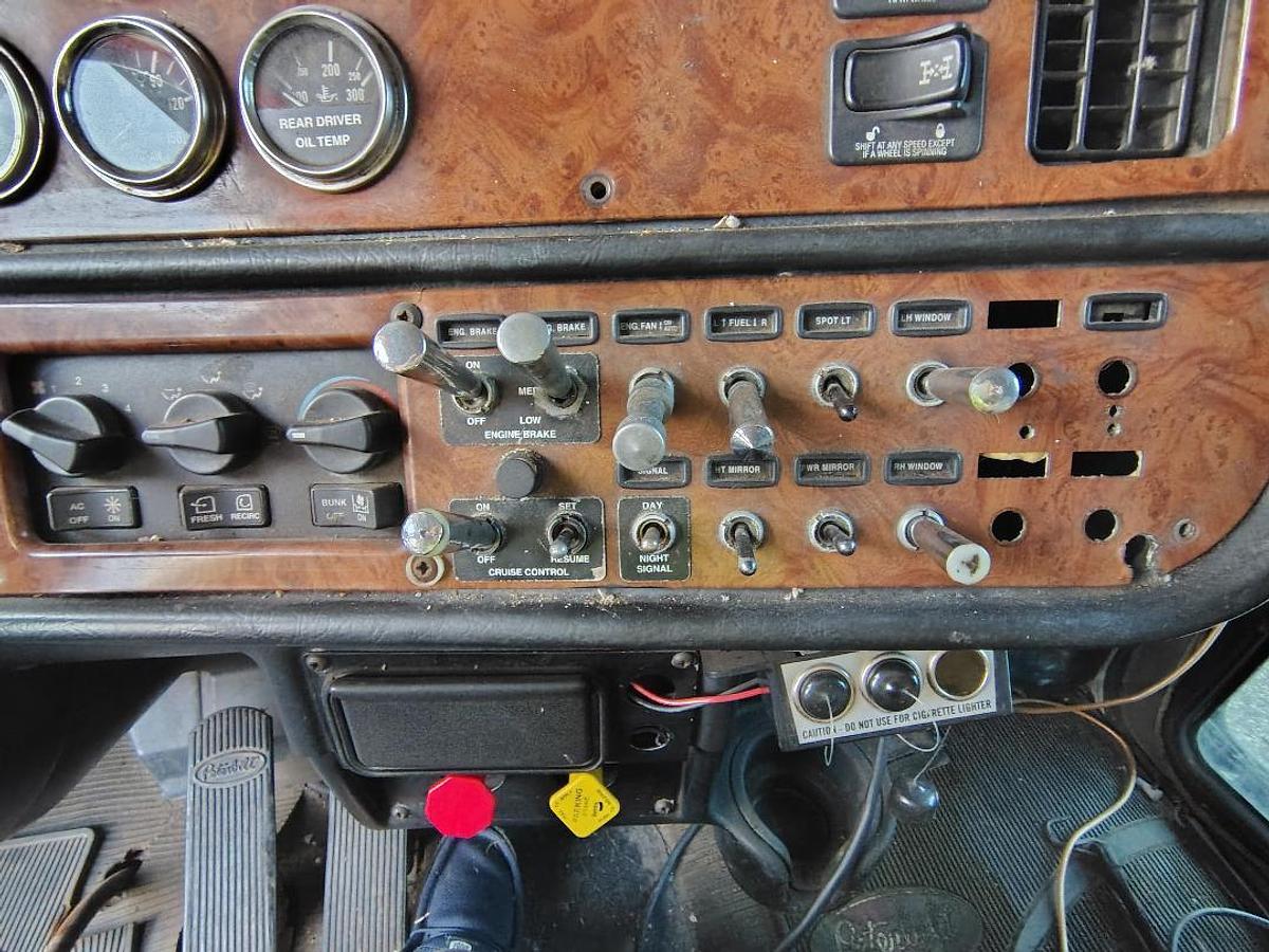 Used 2005 PETERBILT 379