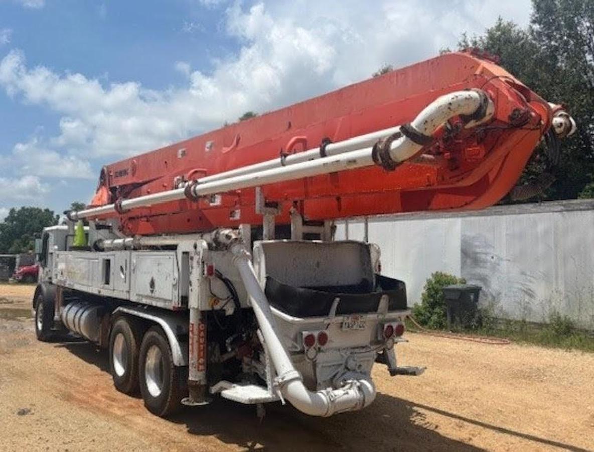 Used 2006 MACK MR688S