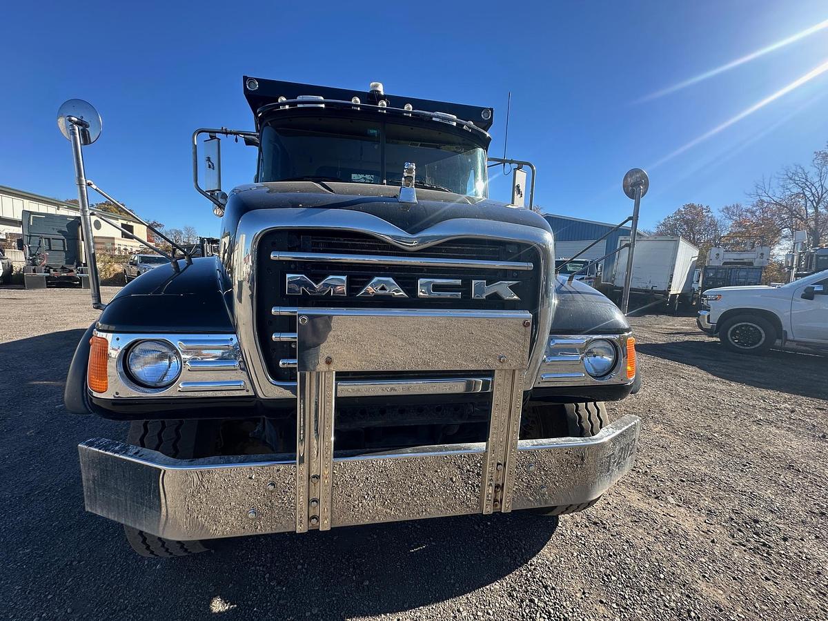 Used 2006 MACK Granite CV713