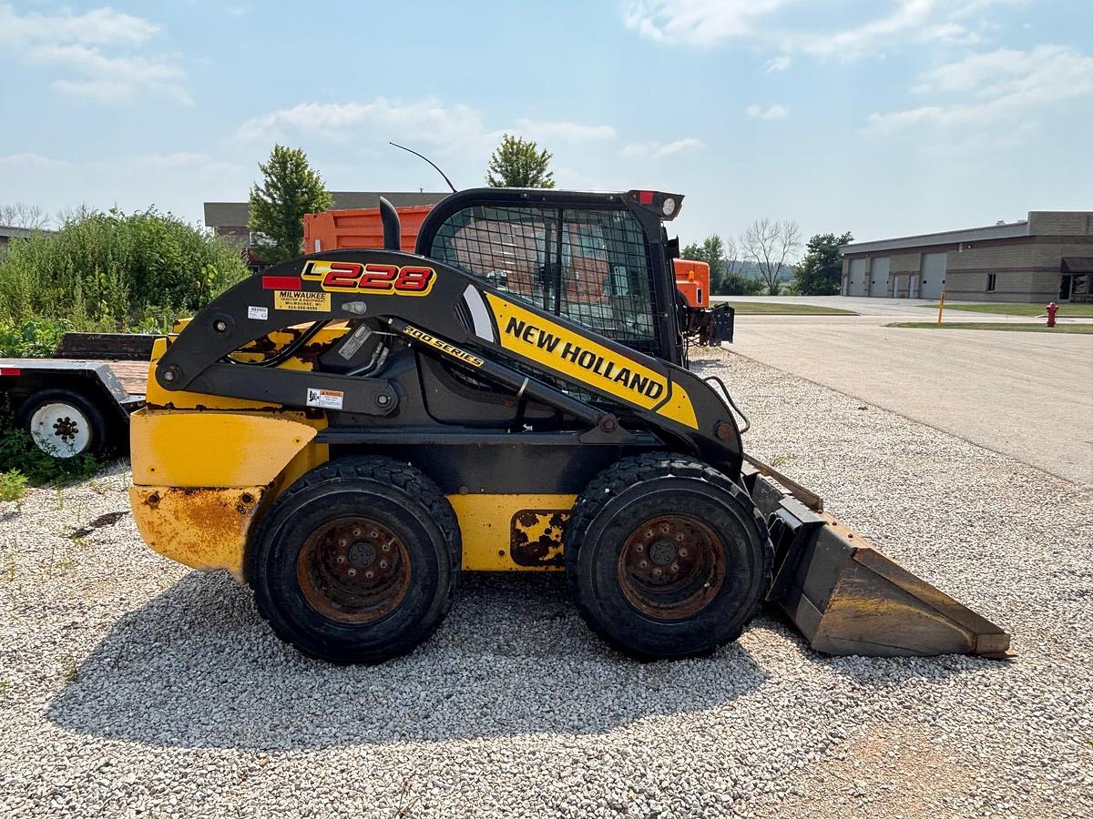 Used 2018 NEW HOLLAND L228