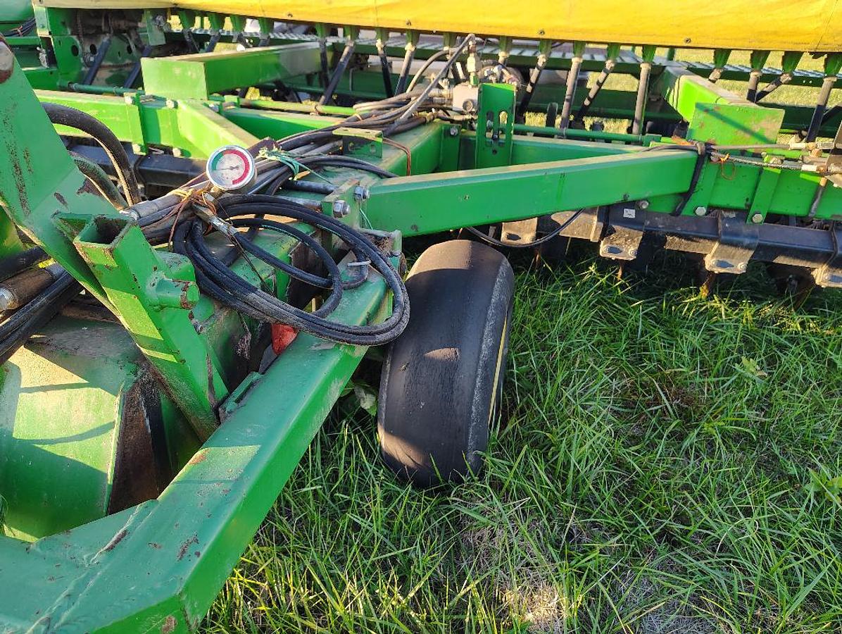 Used 1992 JOHN DEERE 750 Grain Drills