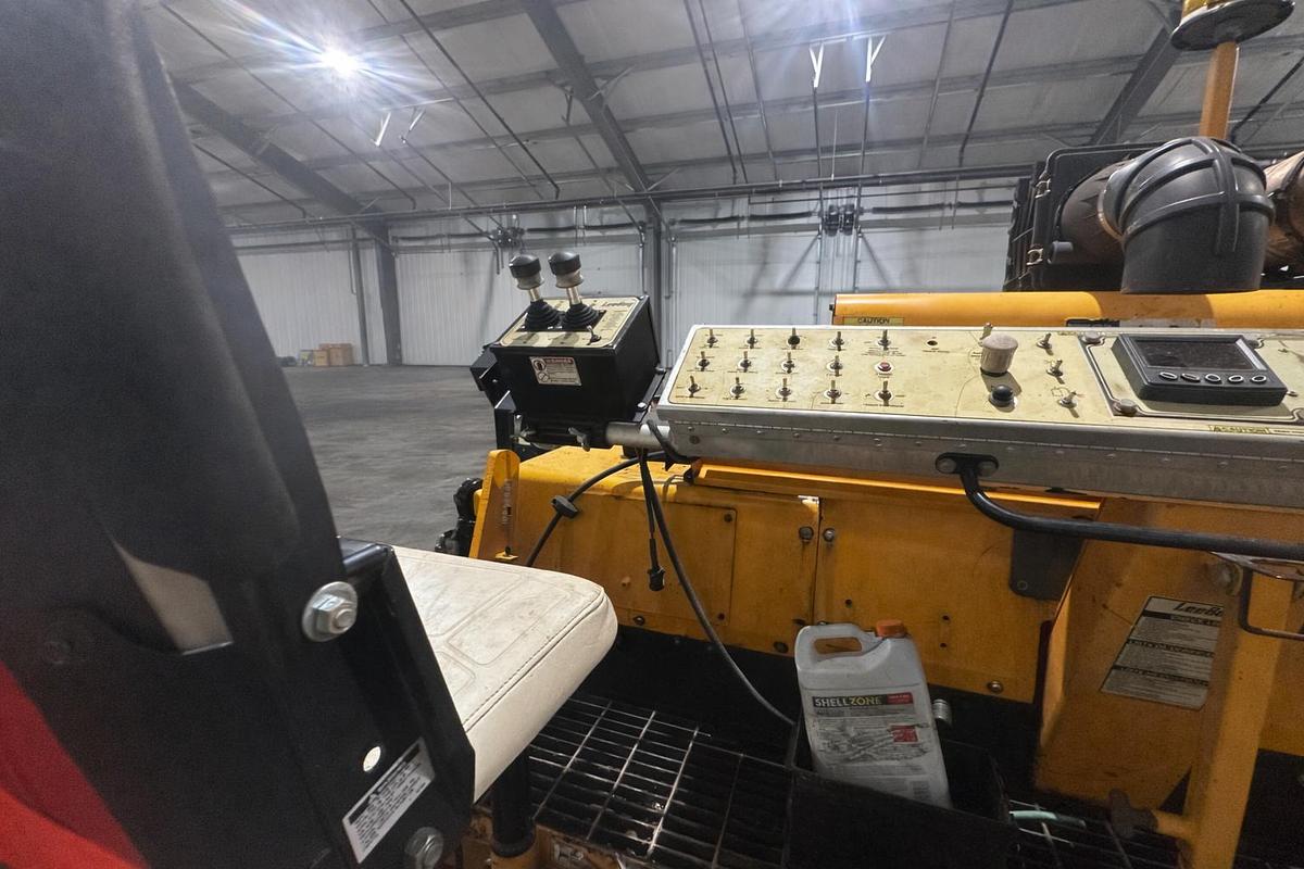 Used 2015 LEEBOY 8515C