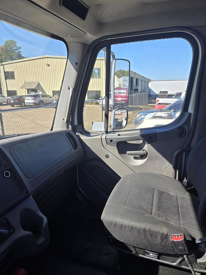 Used 2020 FREIGHTLINER M2 106