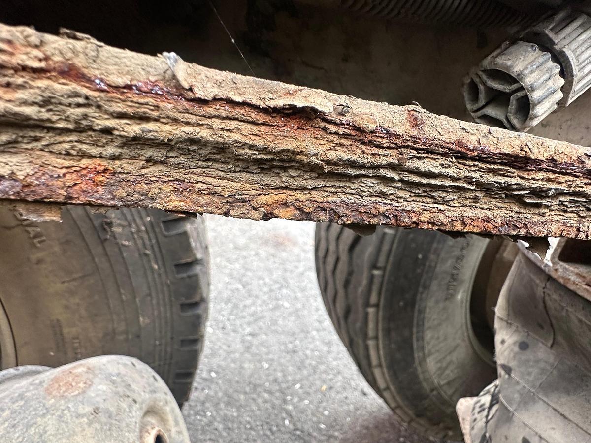 Used 2005 MACK Granite CV713