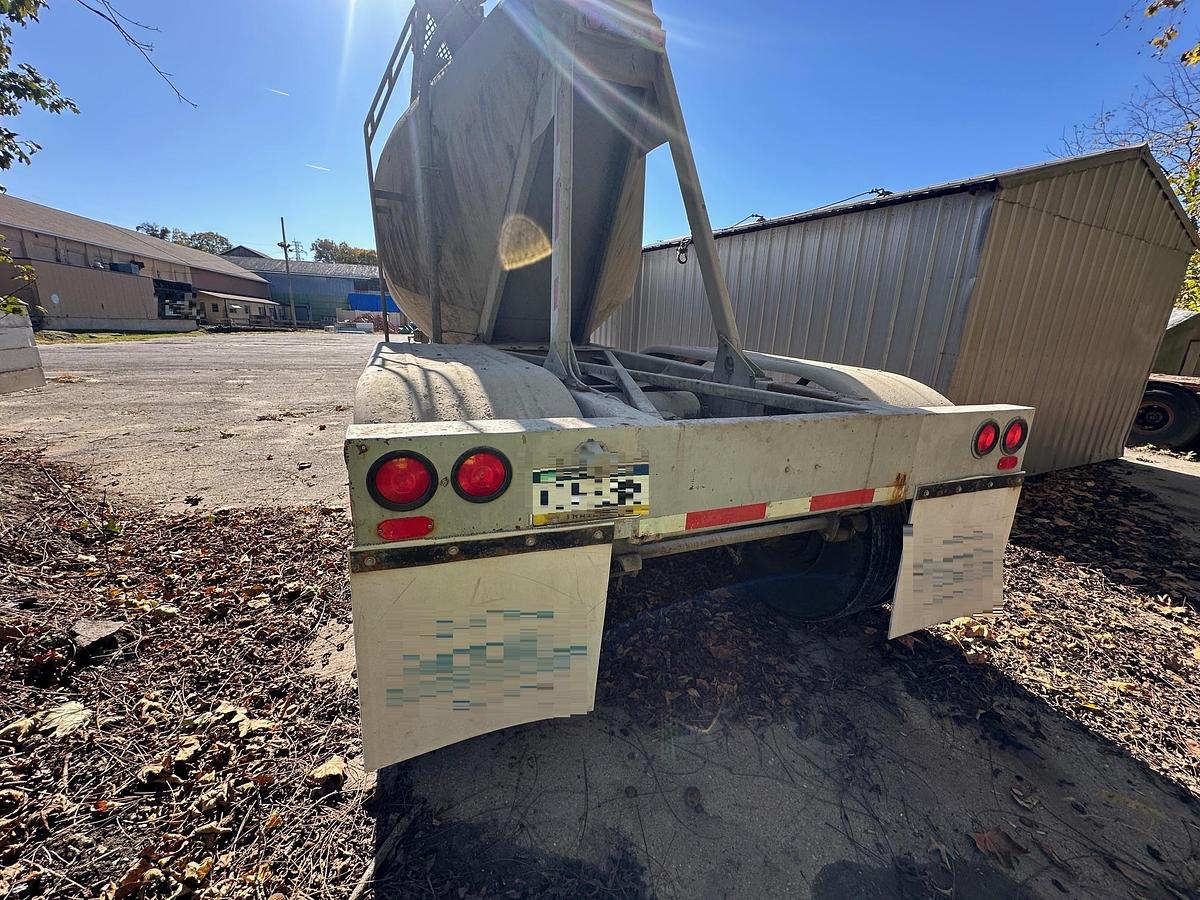 Used 1972 FRUEHAUF Bulk Trailer