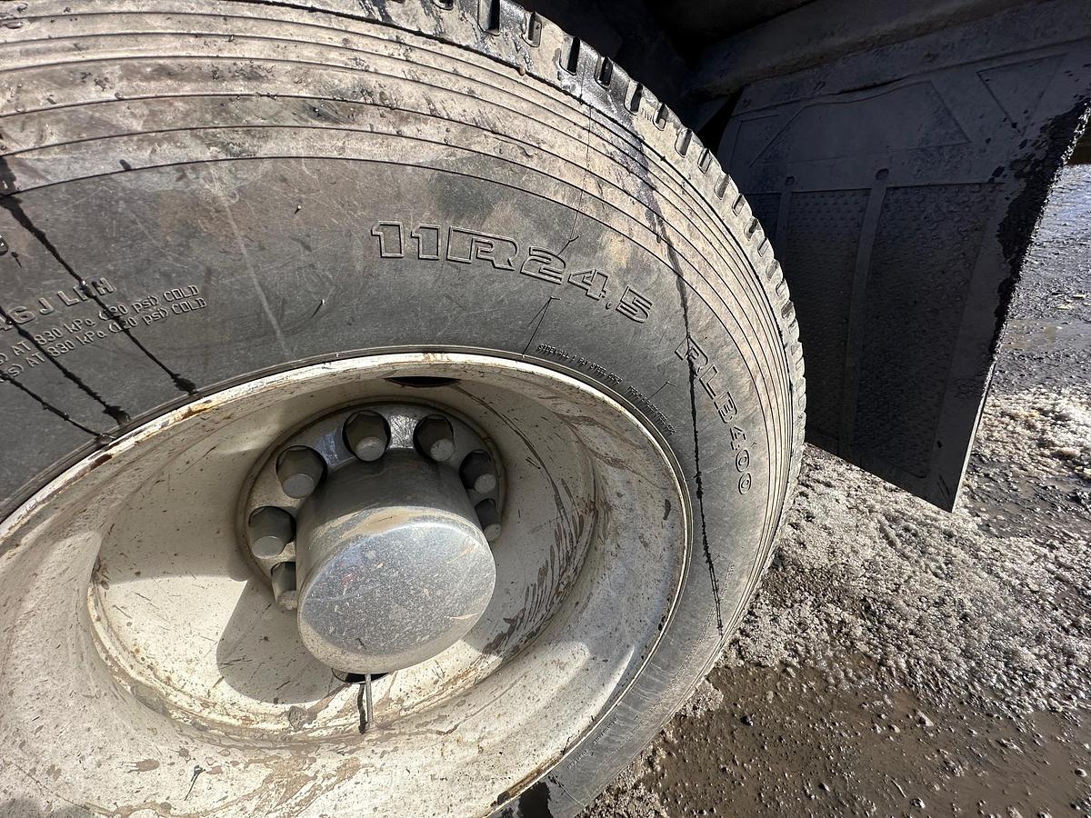 Used 2005 MACK CV713