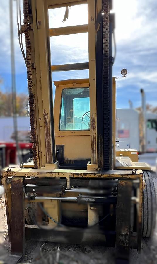 Used 1982 WIGGINS WD228y