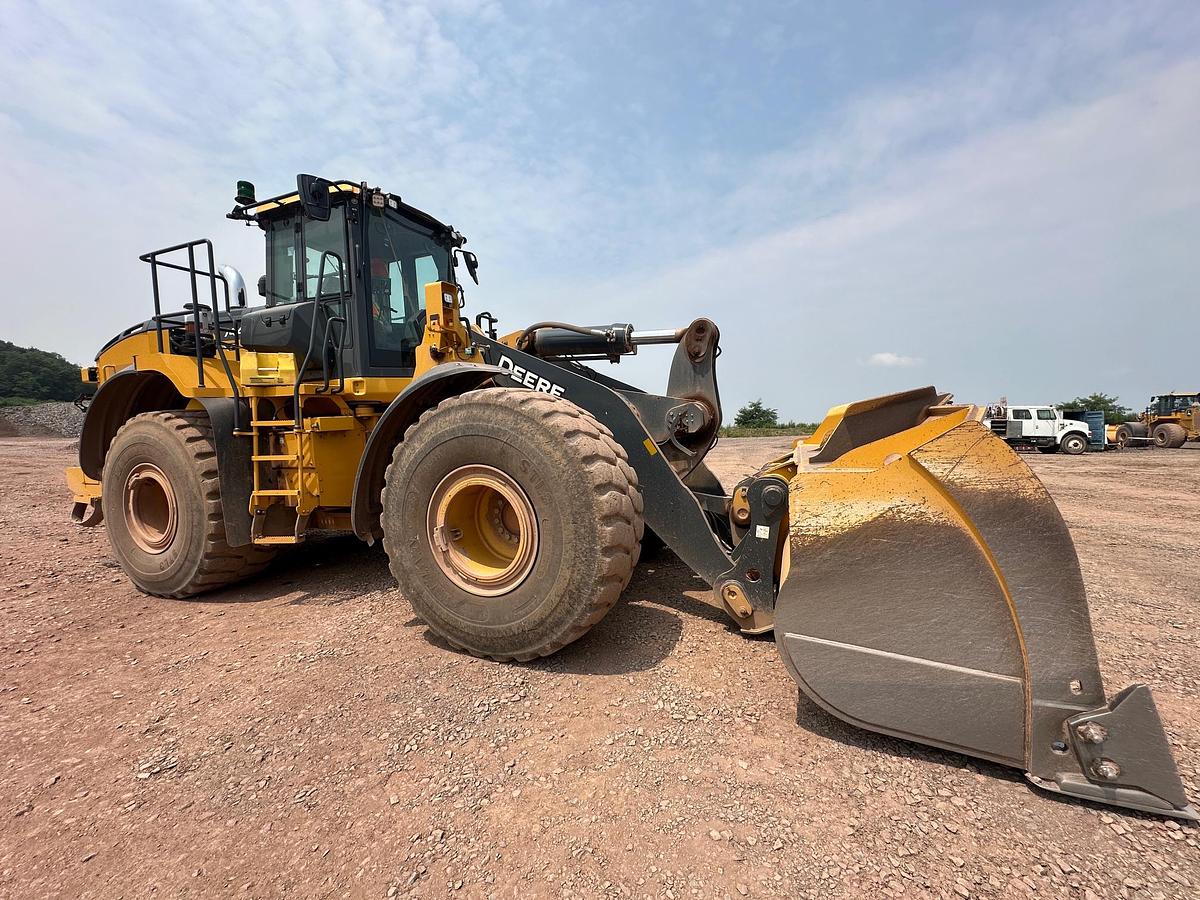 Used 2023 DEERE 744P