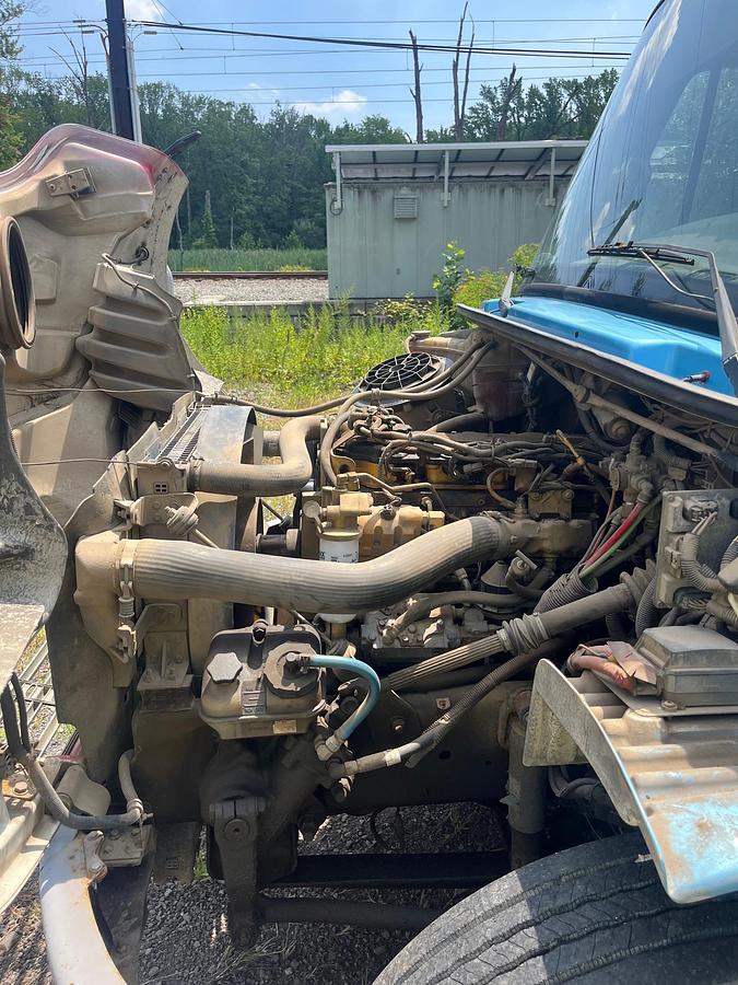 Used 2004 FREIGHTLINER M2 Business Class