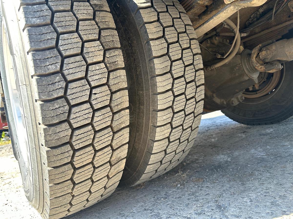 Used 2010 INTERNATIONAL 4300 Service Truck