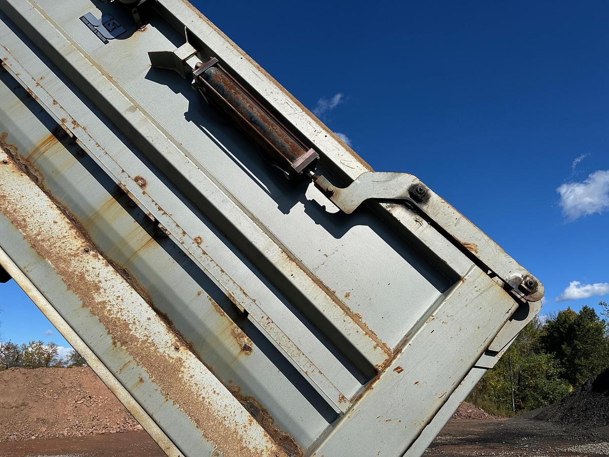 Used 2016 PETERBILT 365