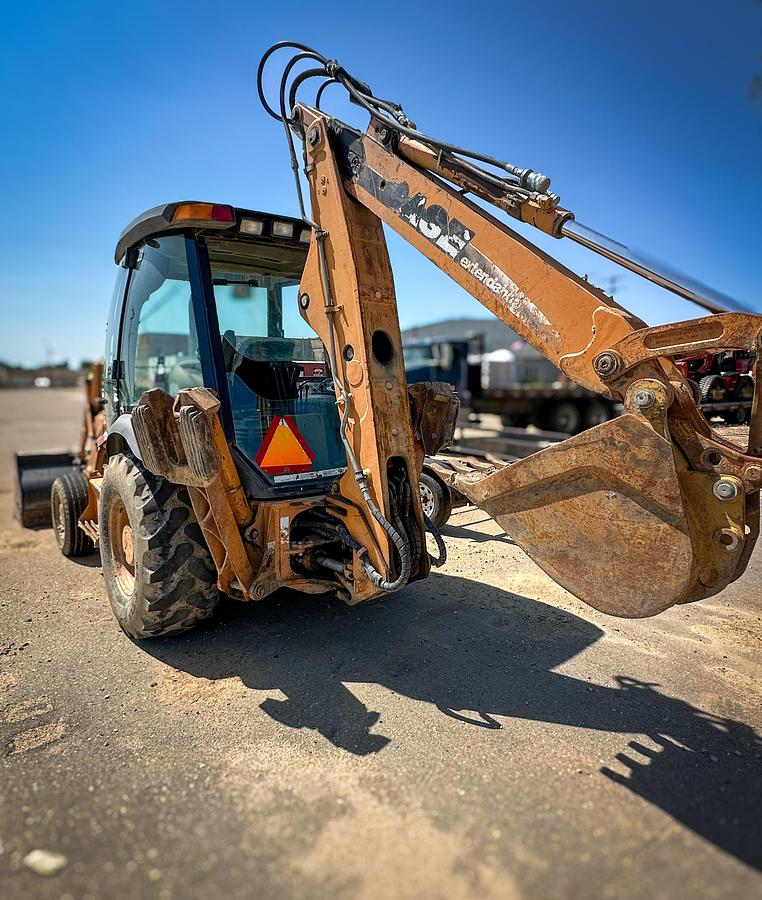 Used 2005 CASE 580 SM II
