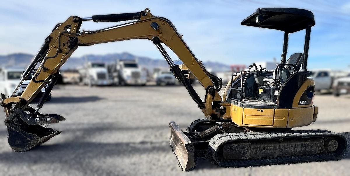 Used 2004 CATERPILLAR 305Cr