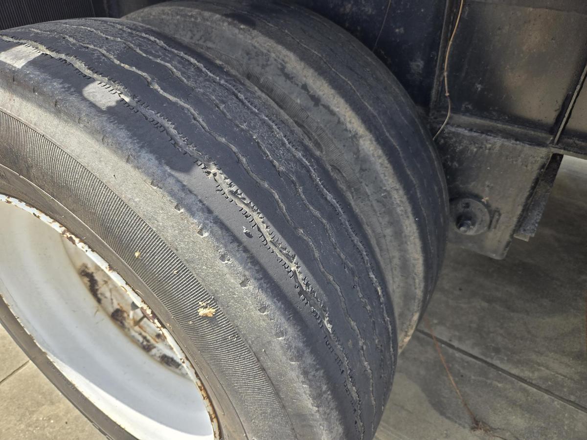 Used 2004 GREAT DANE 48 x 102