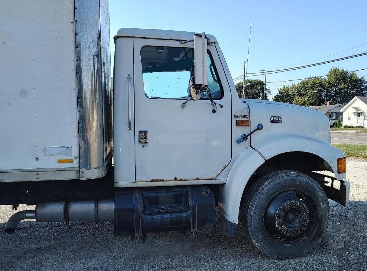 Used 1999 INTERNATIONAL 4700 Low Profile T444E