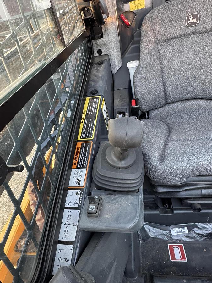 Used 2024 JOHN DEERE 332G Skid steer