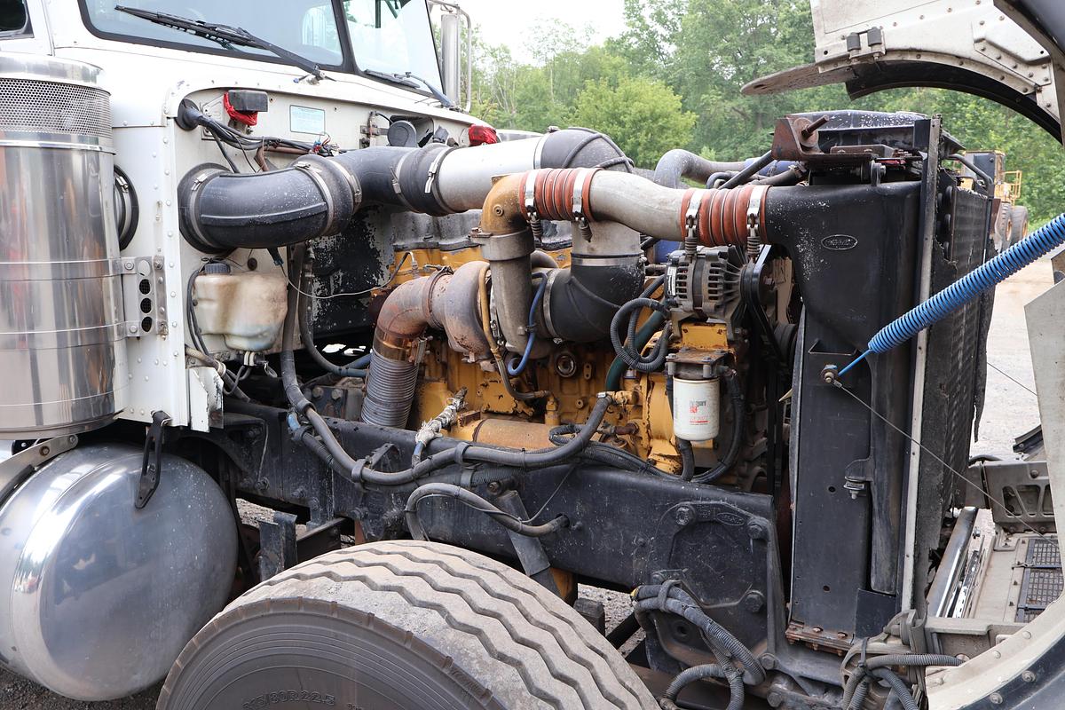 Used 2001 PETERBILT 379