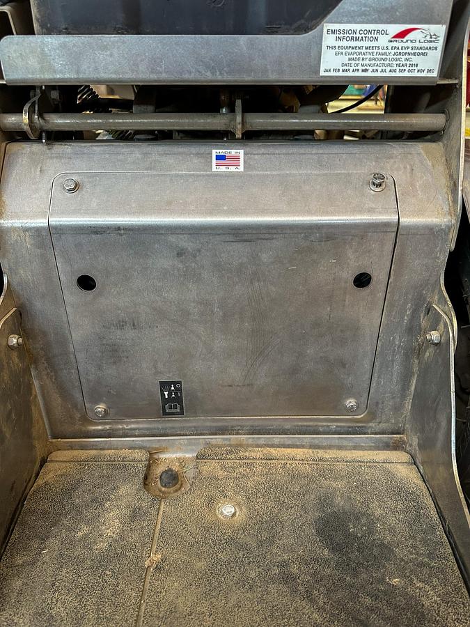 Used 2018 FERRIS MOWERS Spreader/Sprayer