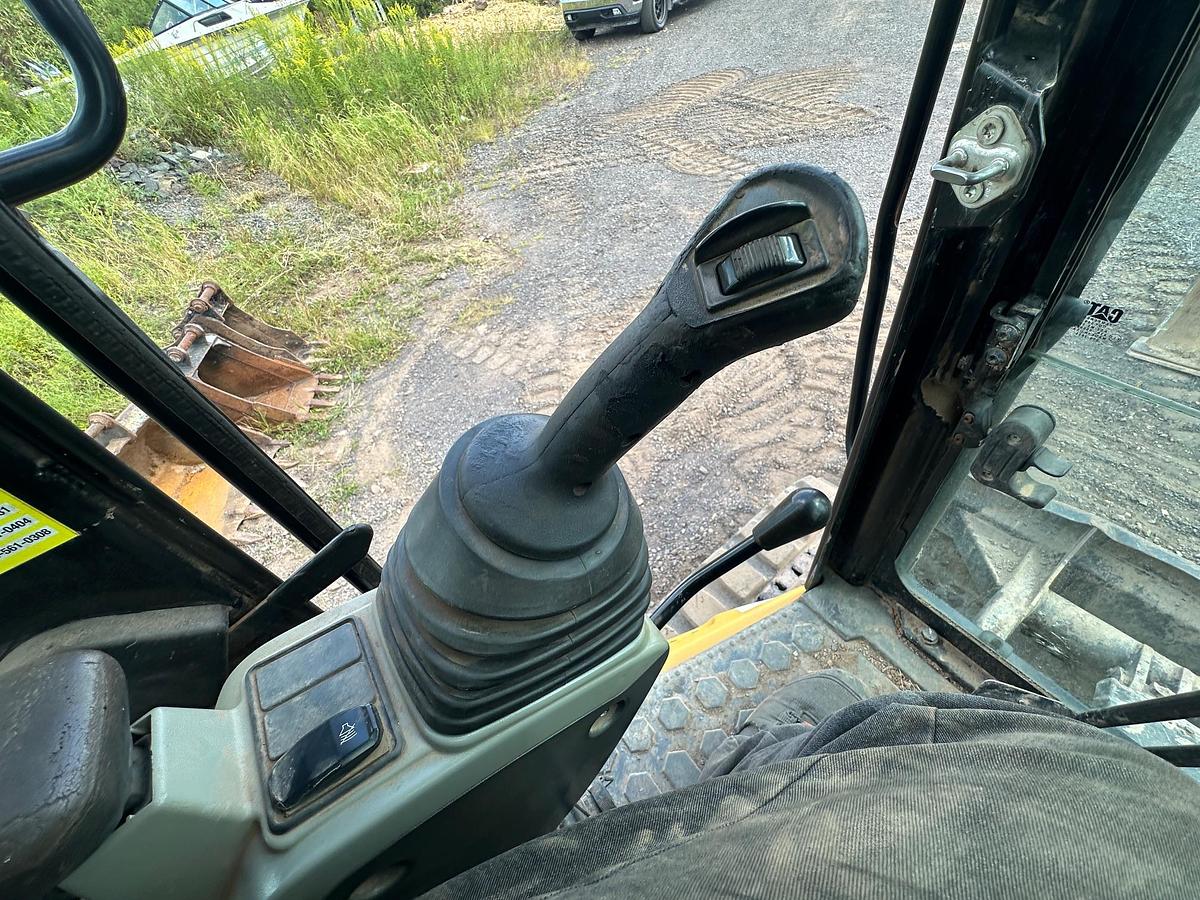 Used 2017 CATERPILLAR 305.5E2 CR