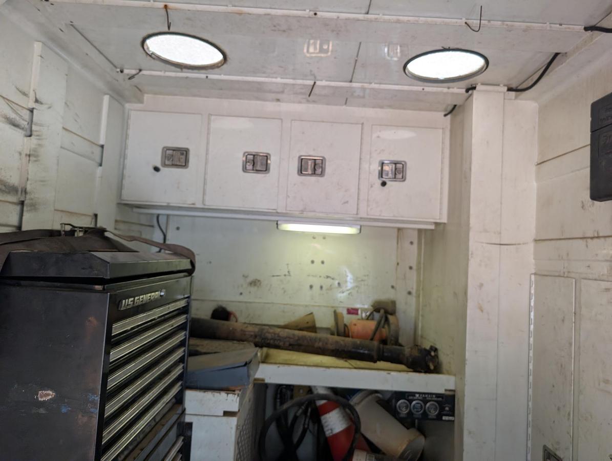 Used 2001 INTERNATIONAL DT466