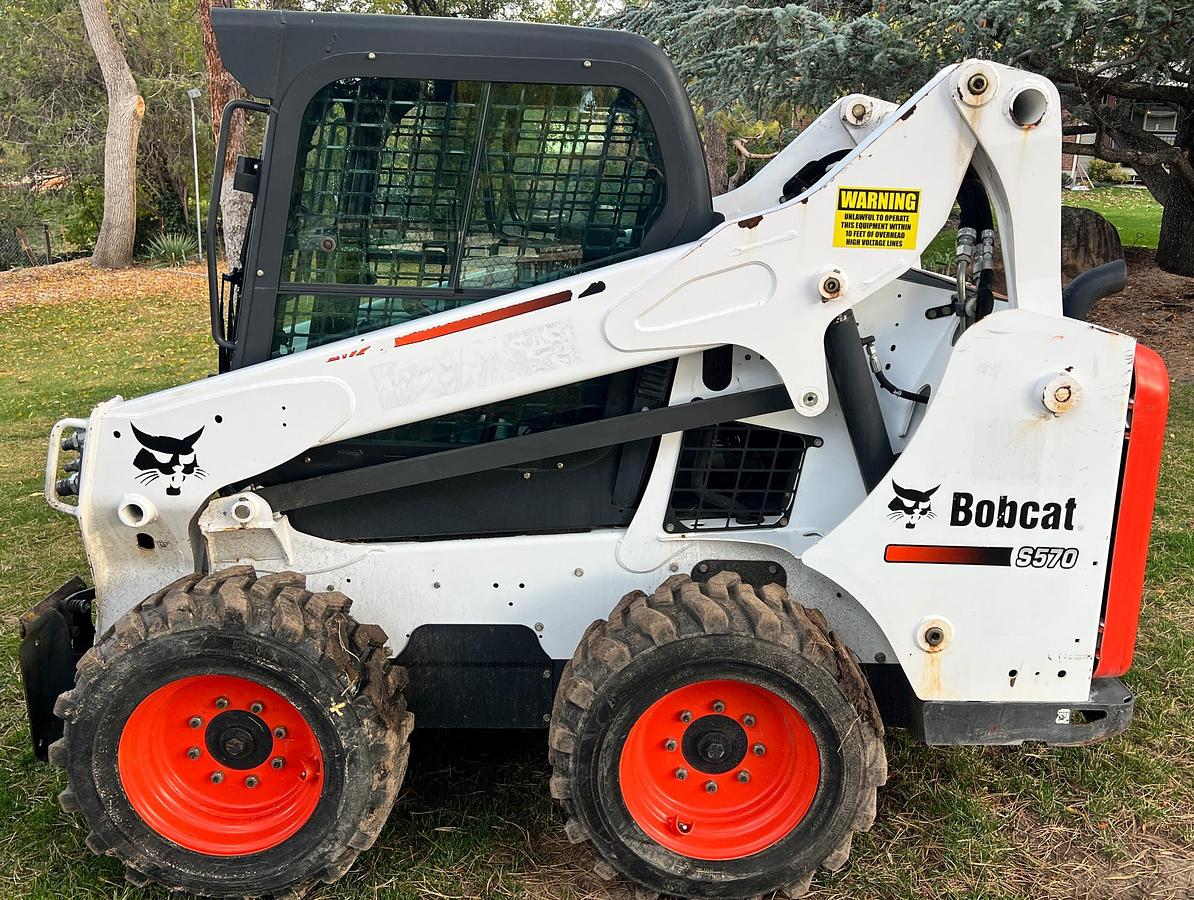 Used 2015 BOBCAT s570
