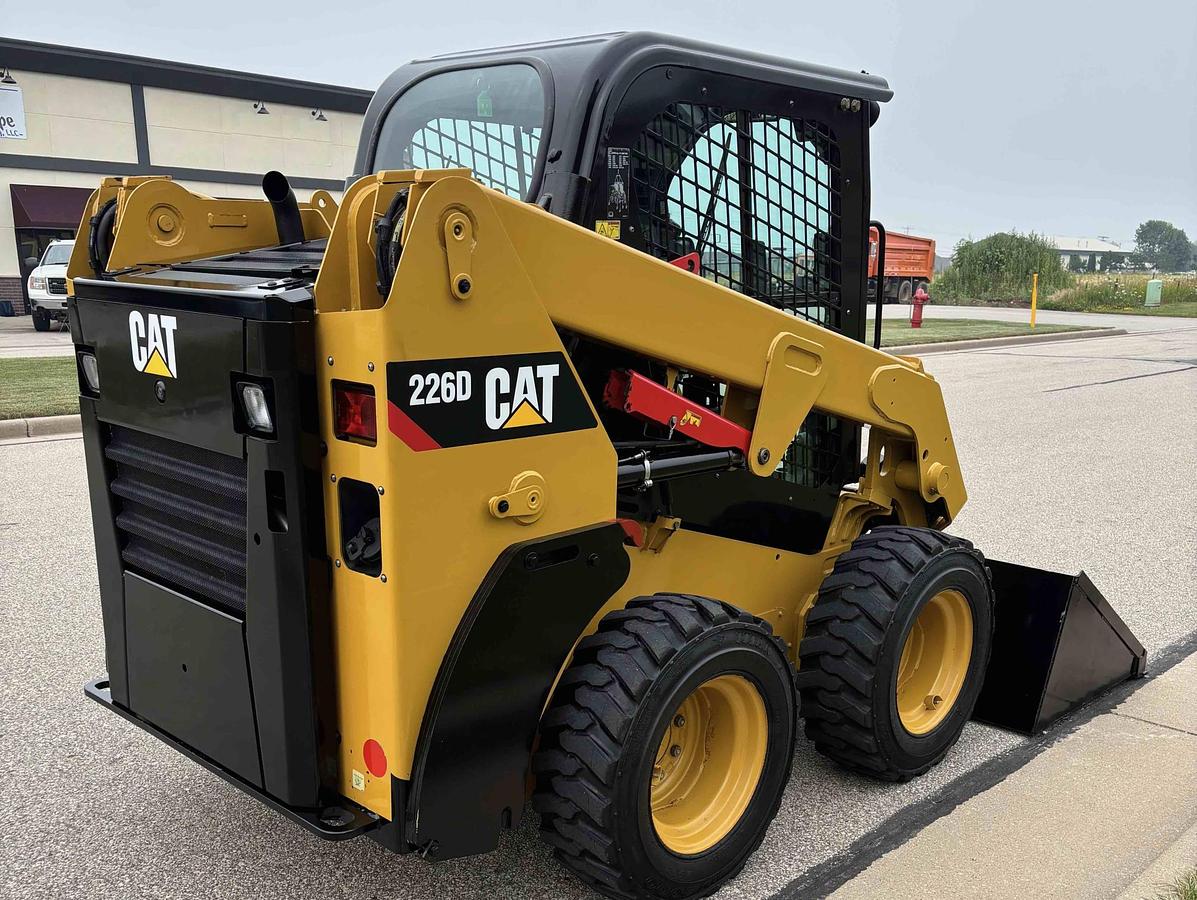 Used 2016 CATERPILLAR 226D