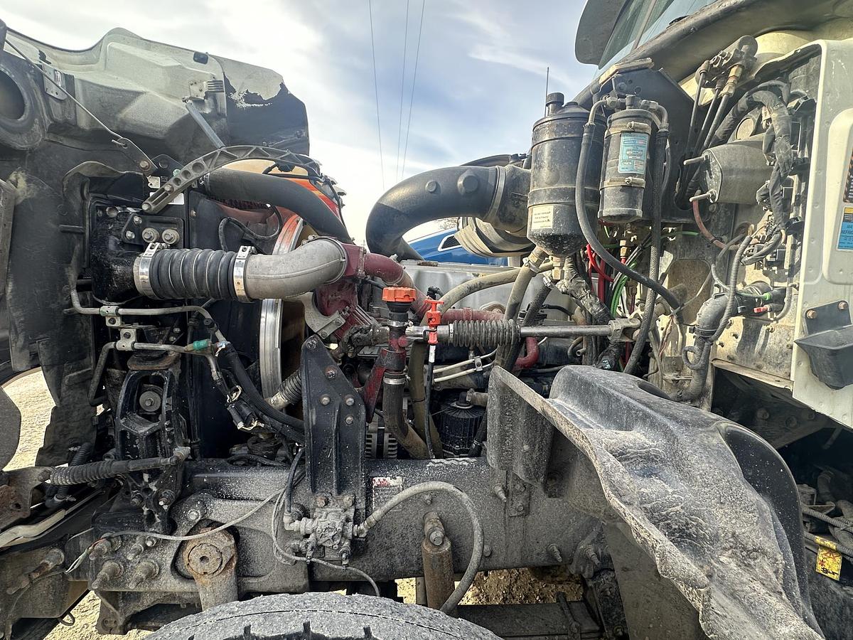 Used 2013 MACK Granite CU713