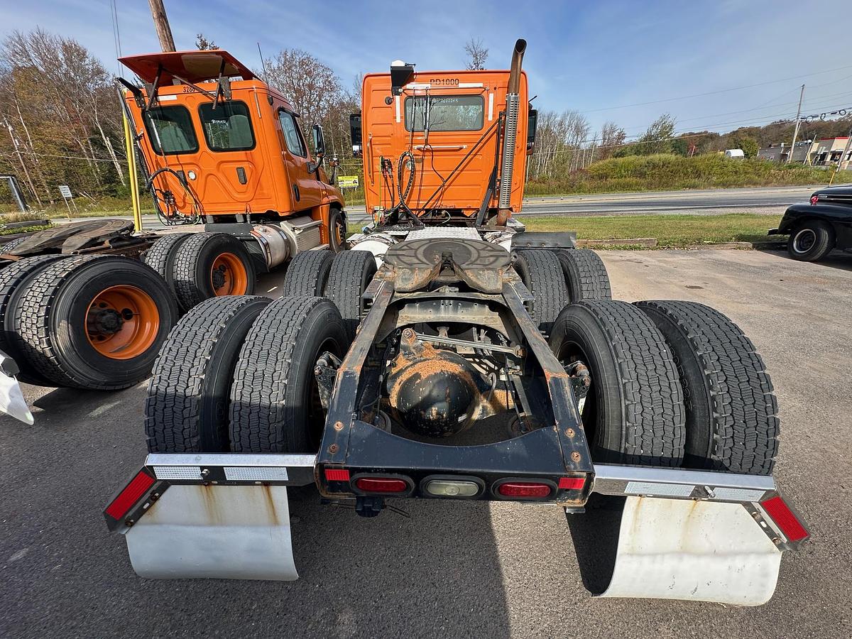 Used 2014 VOLVO VNM64T