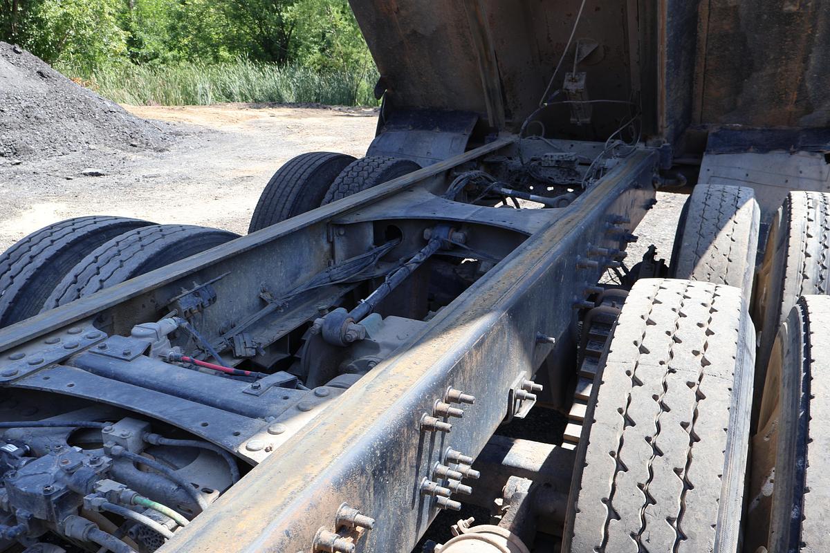 Used 2009 MACK Granite GU713