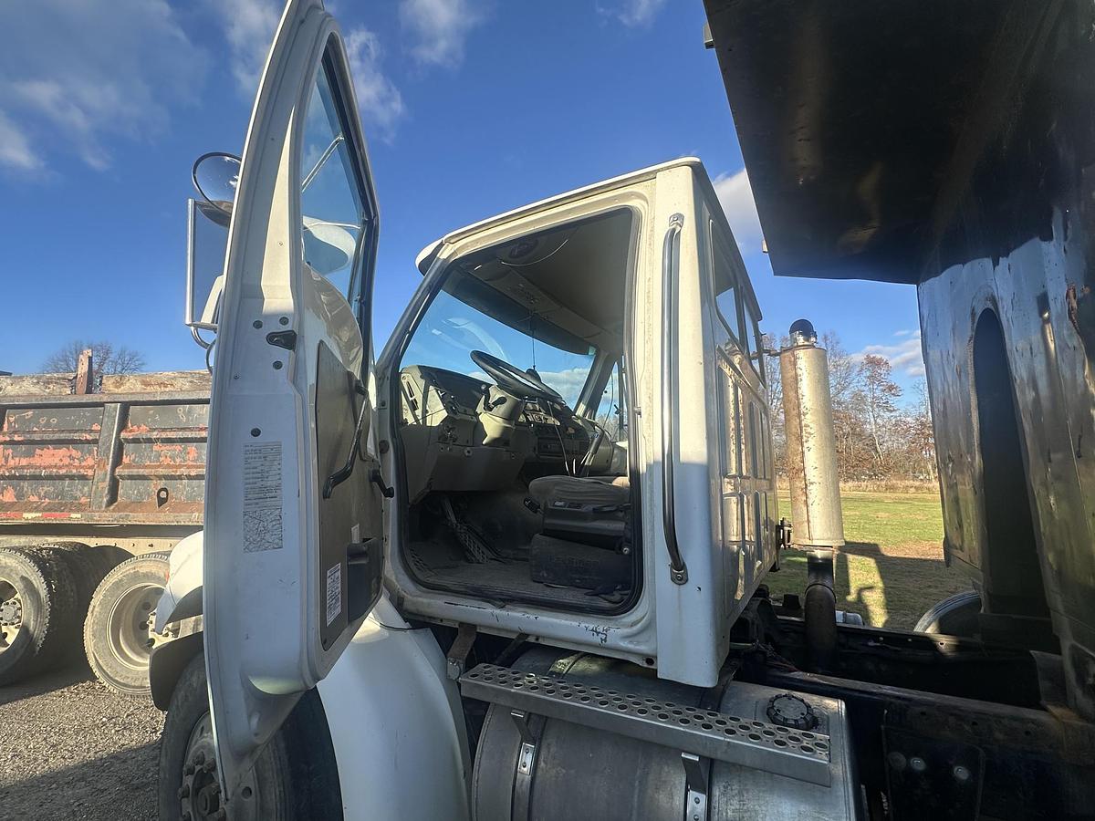 Used 2004 STERLING L7500