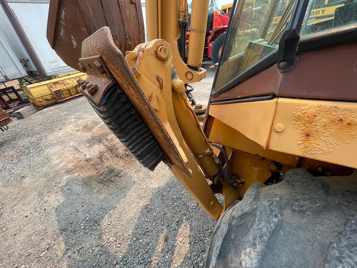 Used 1986 CASE 580E