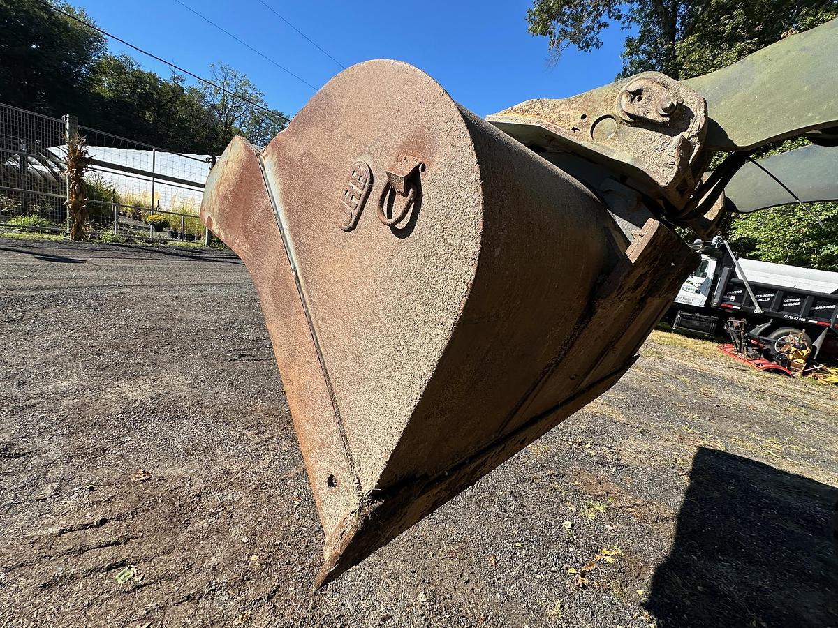 Used 2005 DEERE 624J