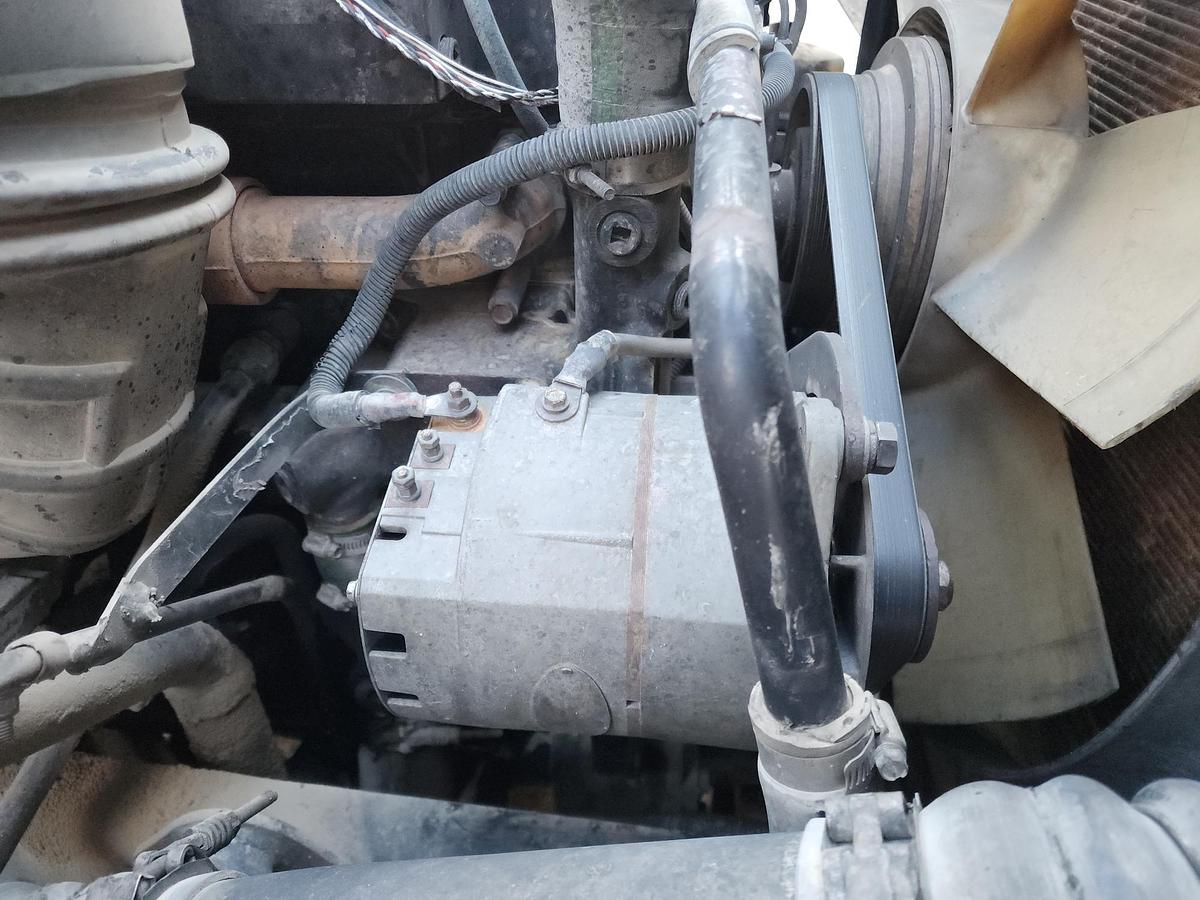 Used 1999 FREIGHTLINER FL110