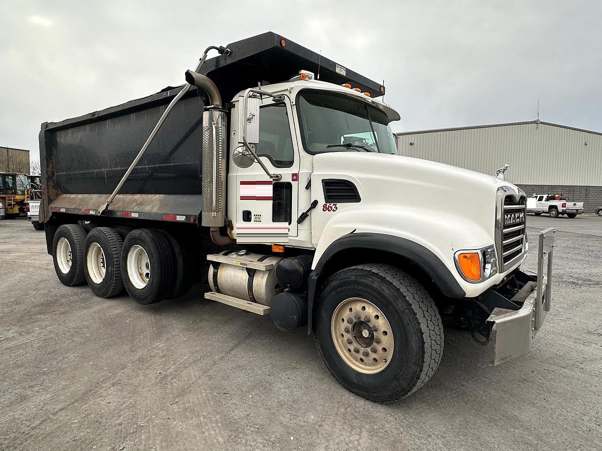 Used 2007 MACK CV713