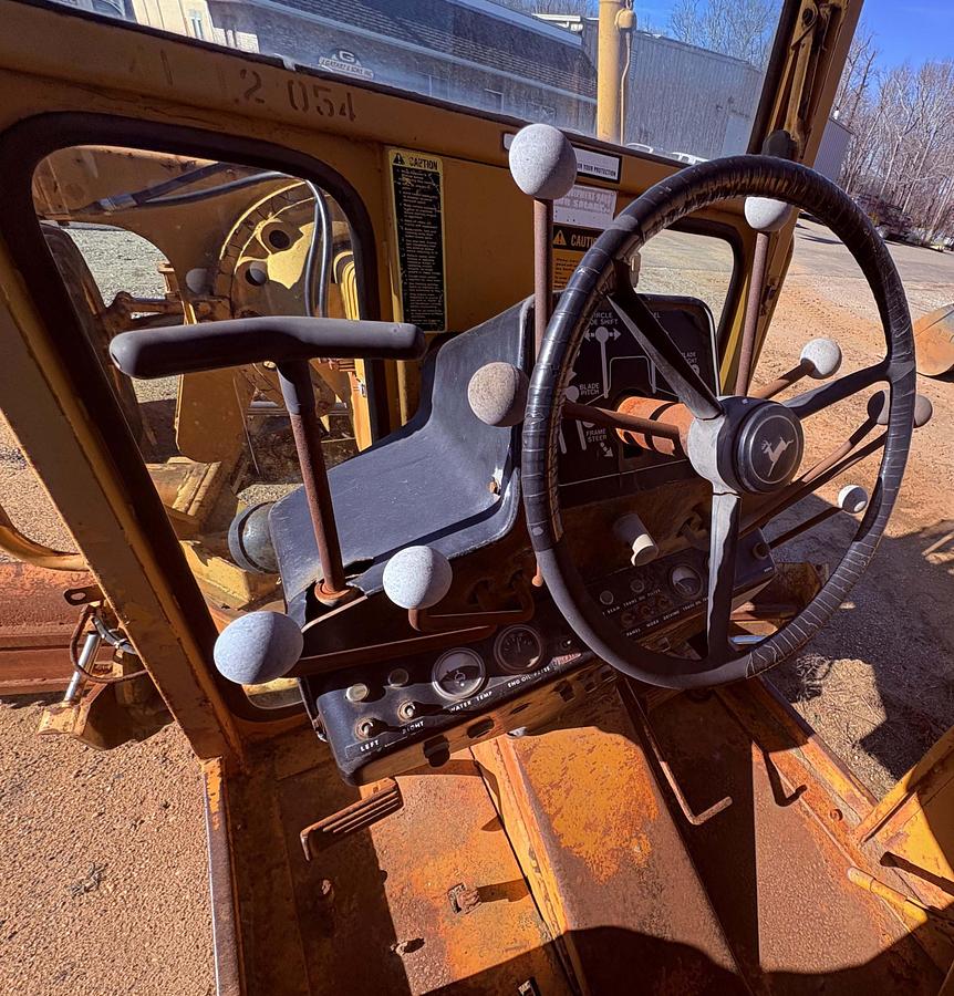 Used 1976 DEERE 570A