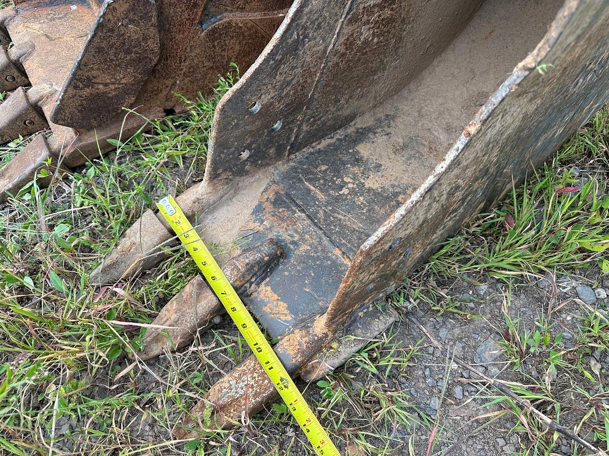 Used 2017 CATERPILLAR 305.5E2 CR