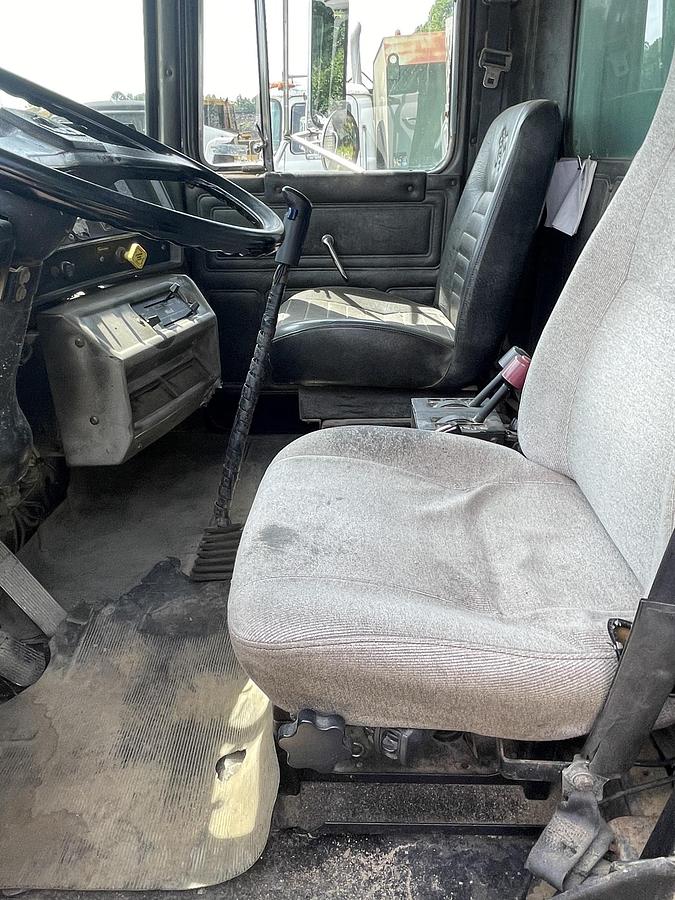 Used 1993 MACK RD 690S