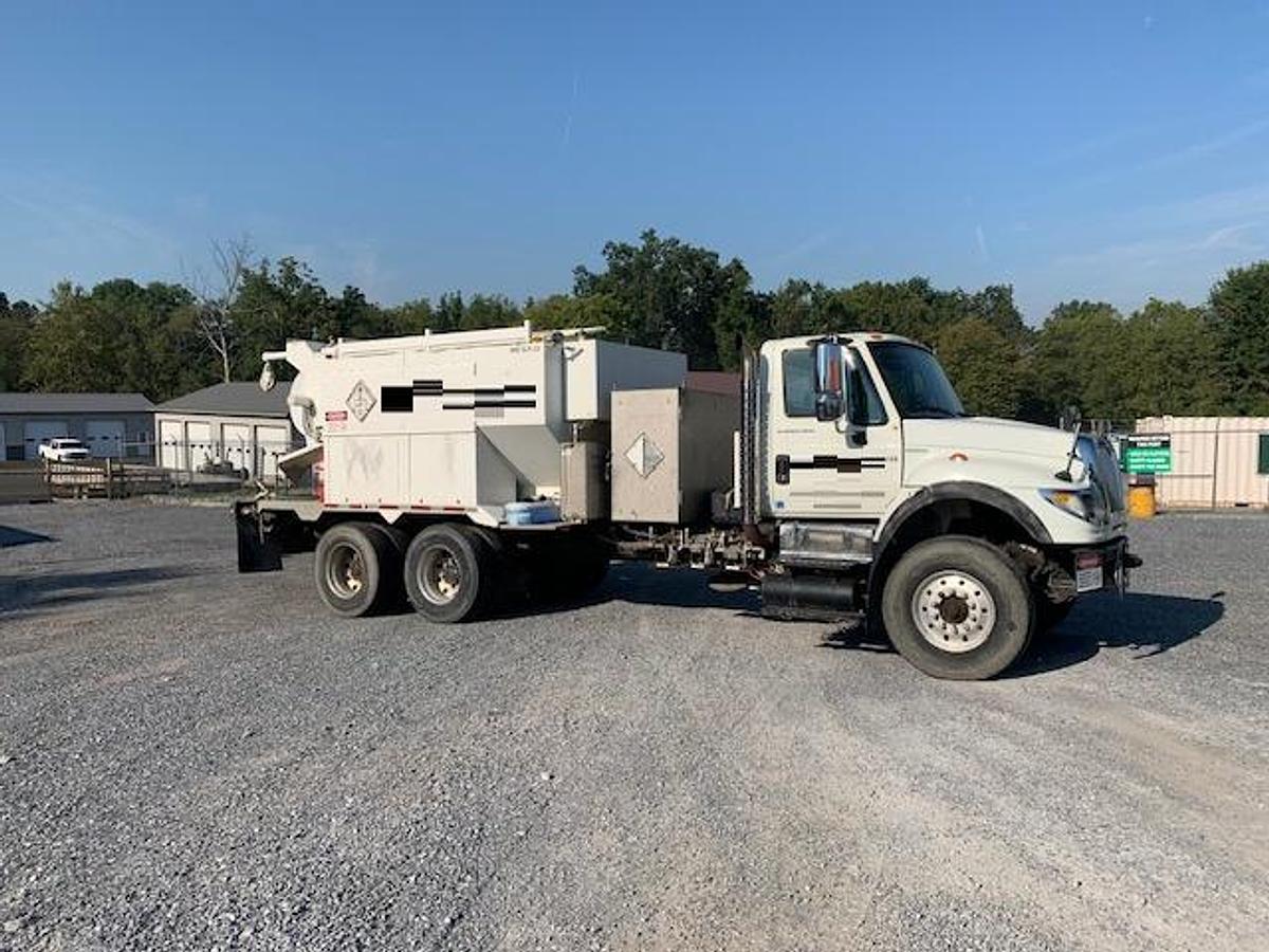Used 2006 INTERNATIONAL 7600