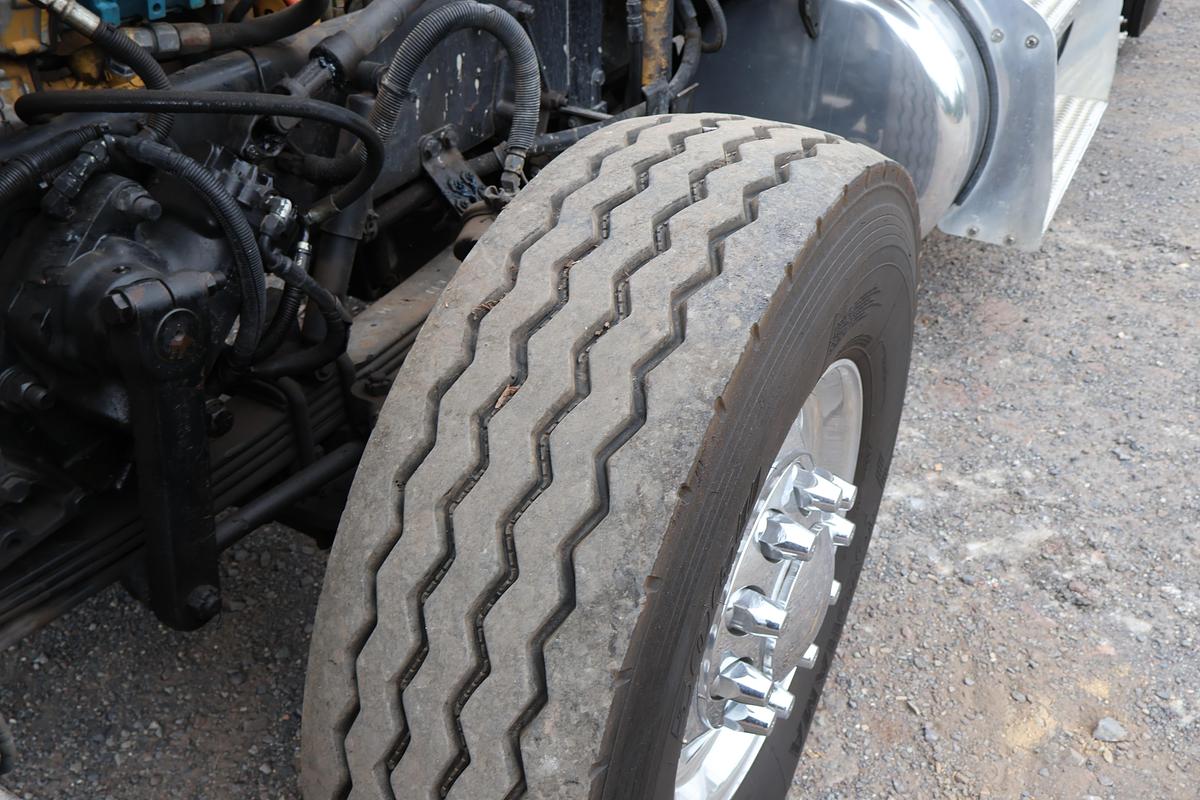 Used 2001 PETERBILT 379