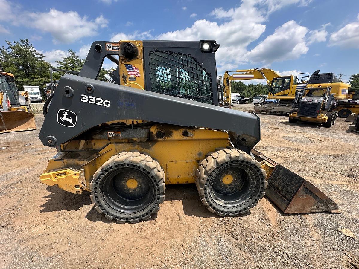 Used 2019 DEERE 332G