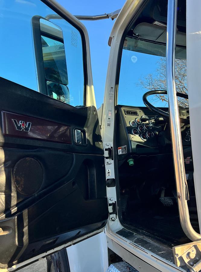Used 2019 WESTERN STAR W4900