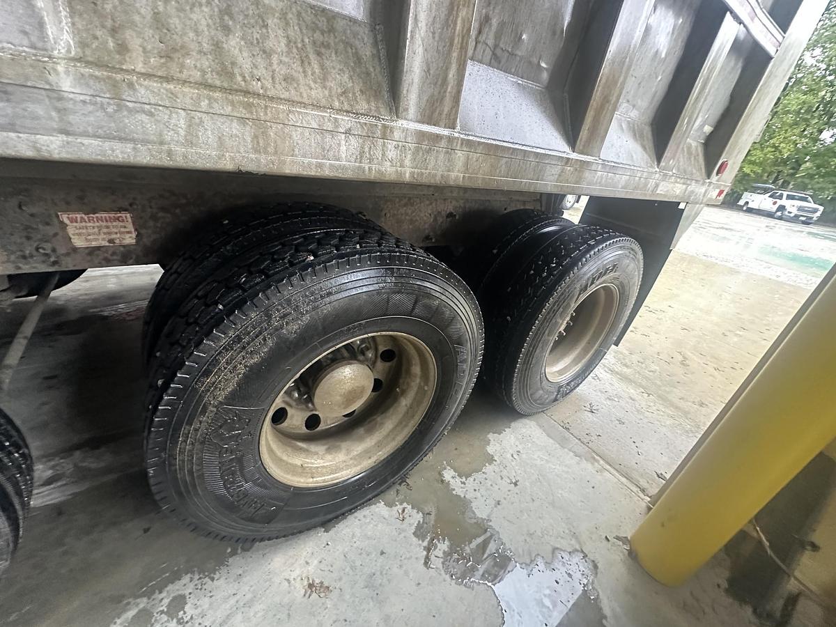 Used 1999 MACK CL713