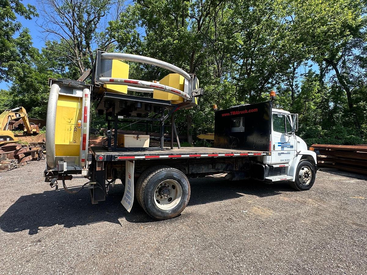 Used 2003 FREIGHTLINER FL70