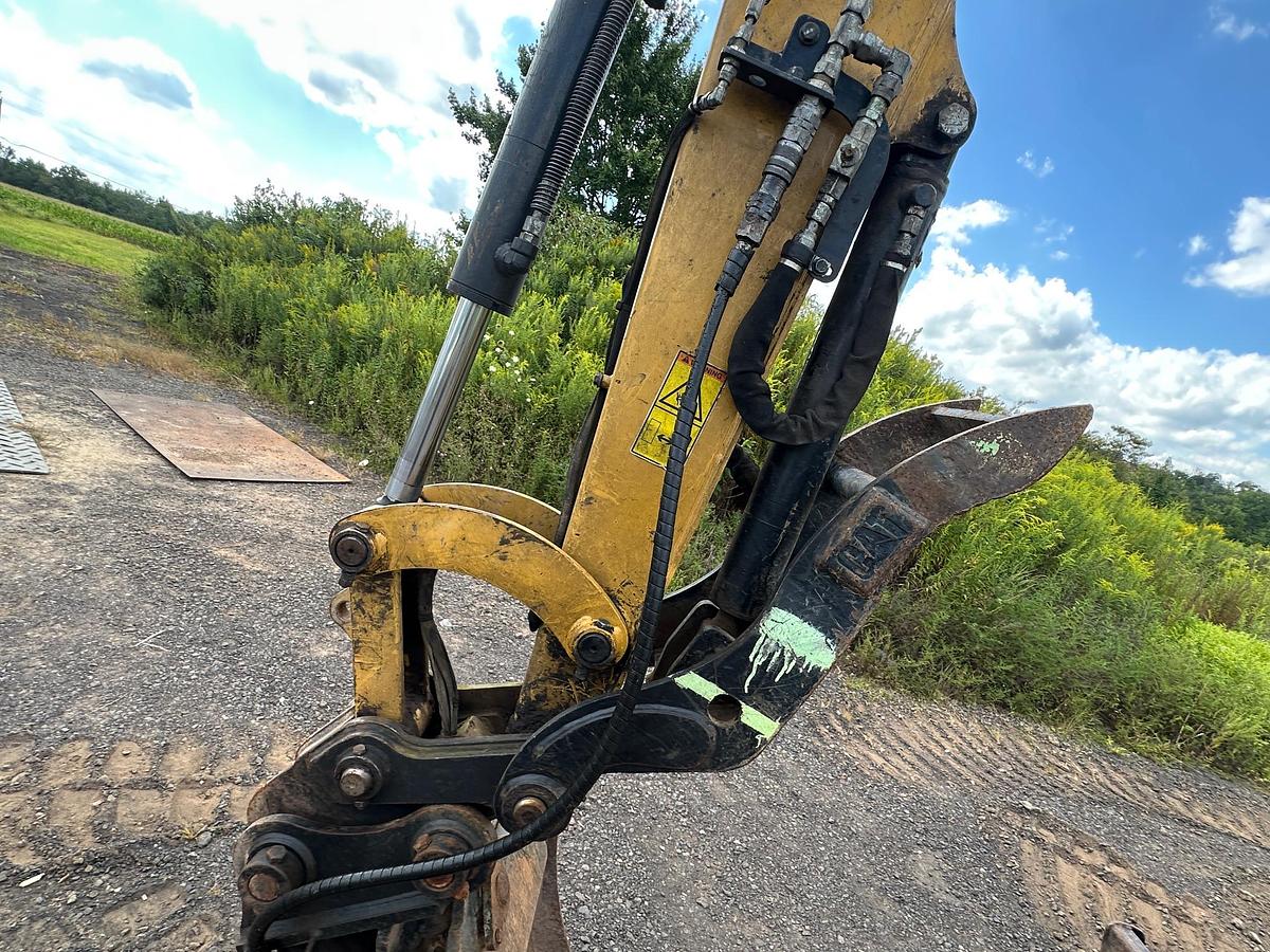 Used 2017 CATERPILLAR 305.5E2 CR
